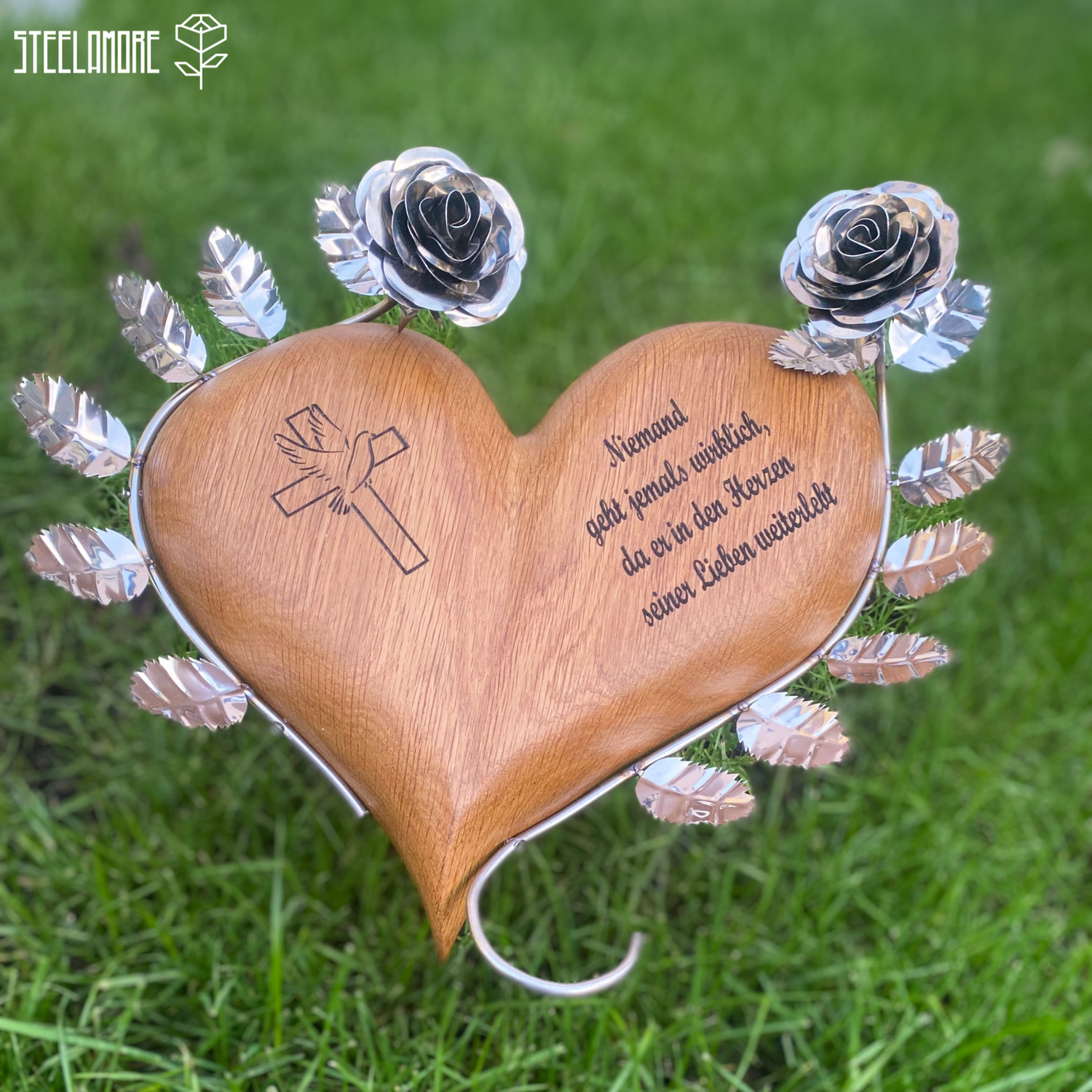 Herz aus edlem Hartholz mit Edelstahlrosen XXL