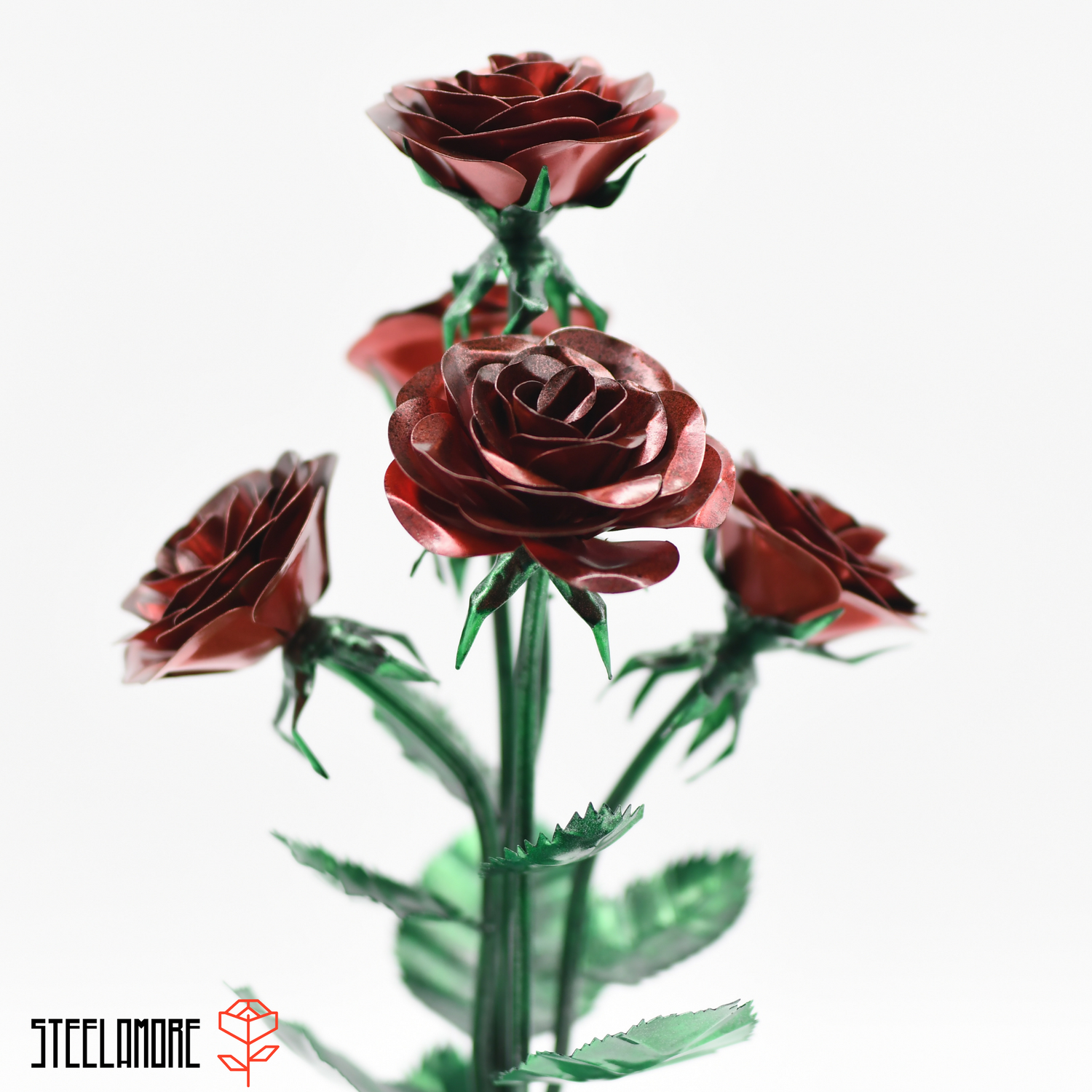 Strauß aus fünf Stahlrosen in rot und grün, Rosen aus veredeltem Stahl